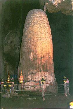 Stalaktit in der Muang On Höhle in Chiang Mai, Thailand