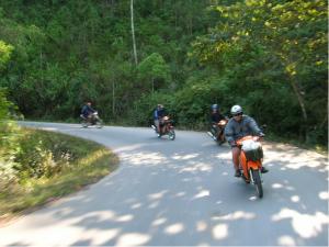 Driving up Doi Suthep